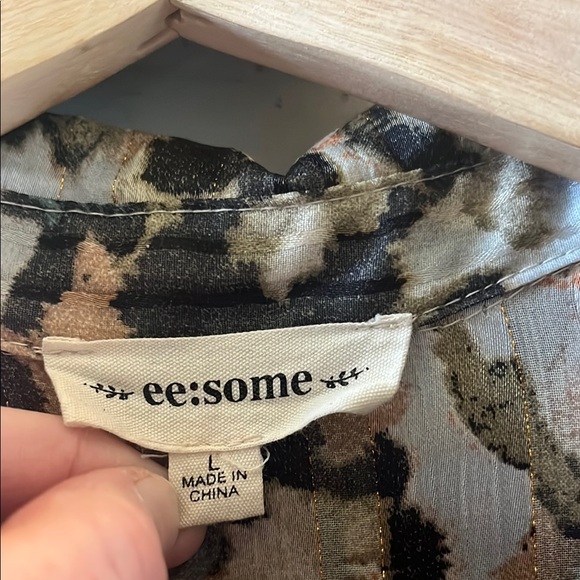 Camouflage Print Women's Top - Picture 2 of 3